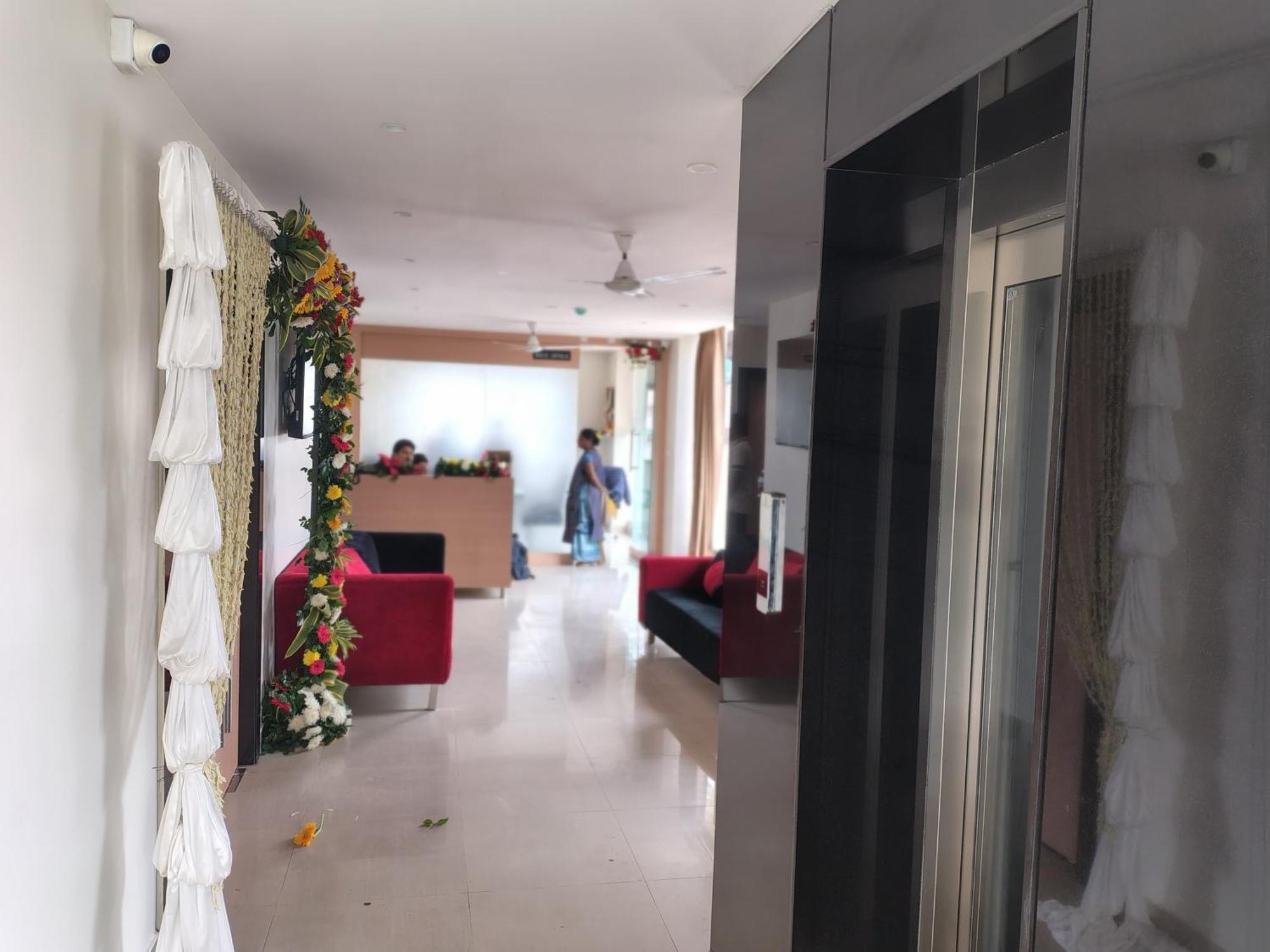 Hotel Blueearth Vizianagaram Екстер'єр фото
