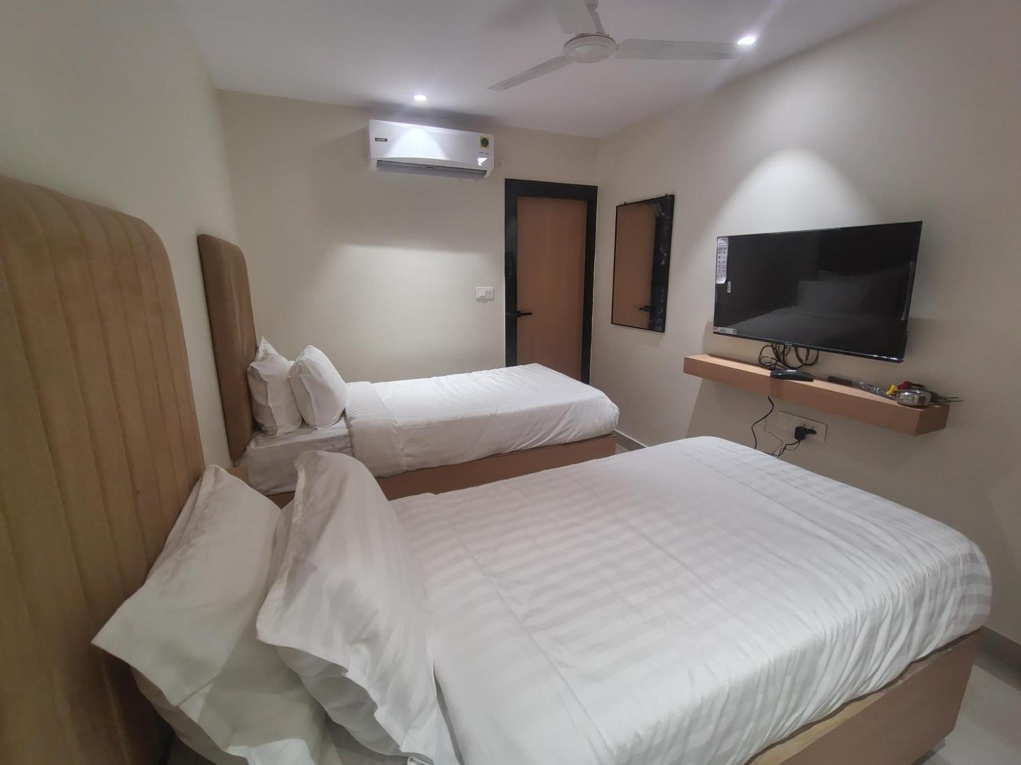 Hotel Blueearth Vizianagaram Екстер'єр фото